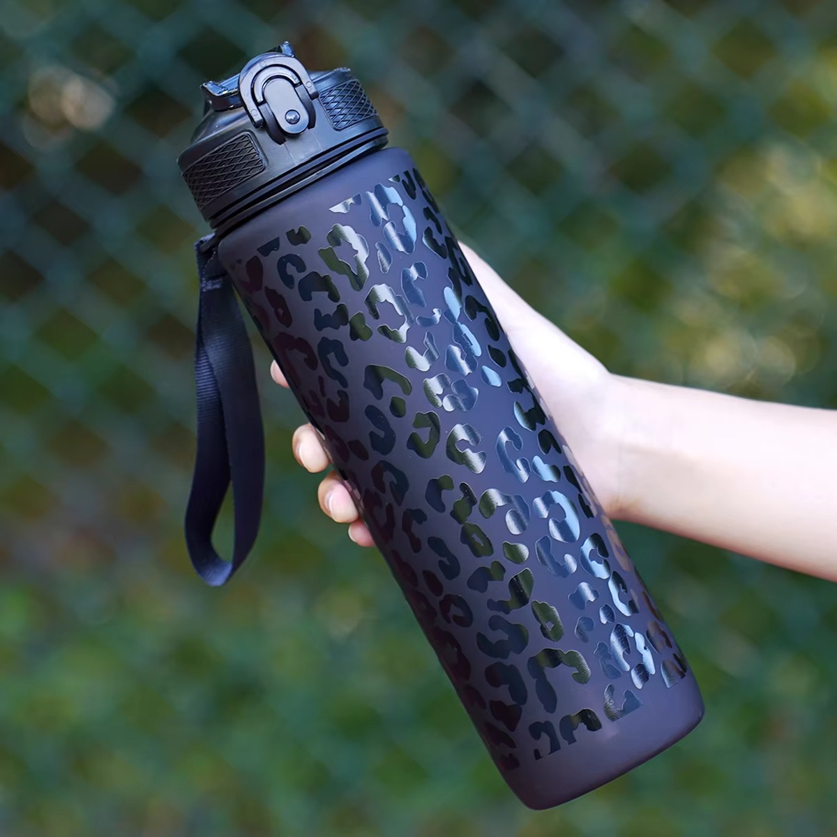 1 Liter Large Capacity Leopard - Sports Equipment Types 评论和价格